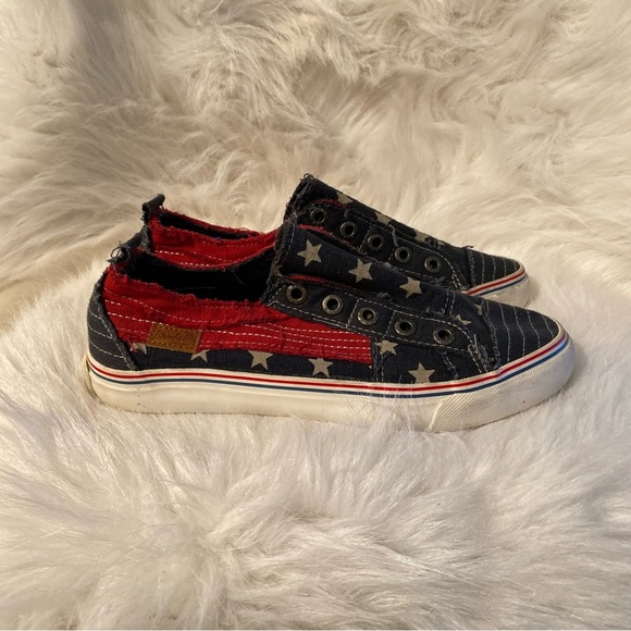 Blowfish Shoes Women’s Size 8‎ Slip On Sneaker’s Red-Blue Laceless - Picture 1 of 7
